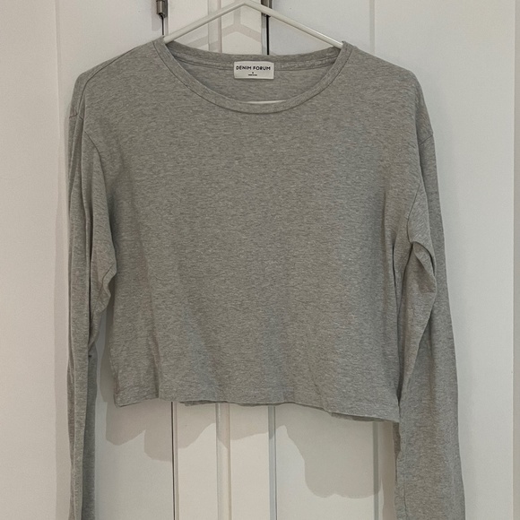 Aritzia Gray Short Sleeve Tee - Picture 2 of 2